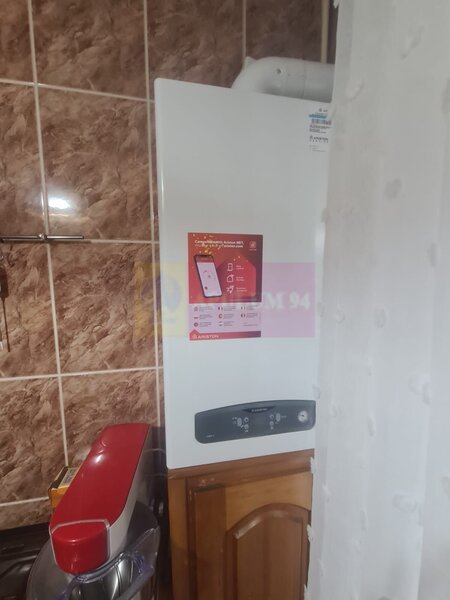 Apartament cu 3 camere de vanzare in Campina - Zona Cuza