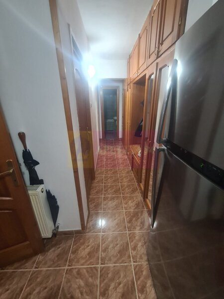 Apartament cu 3 camere de vanzare in Campina - Zona Cuza