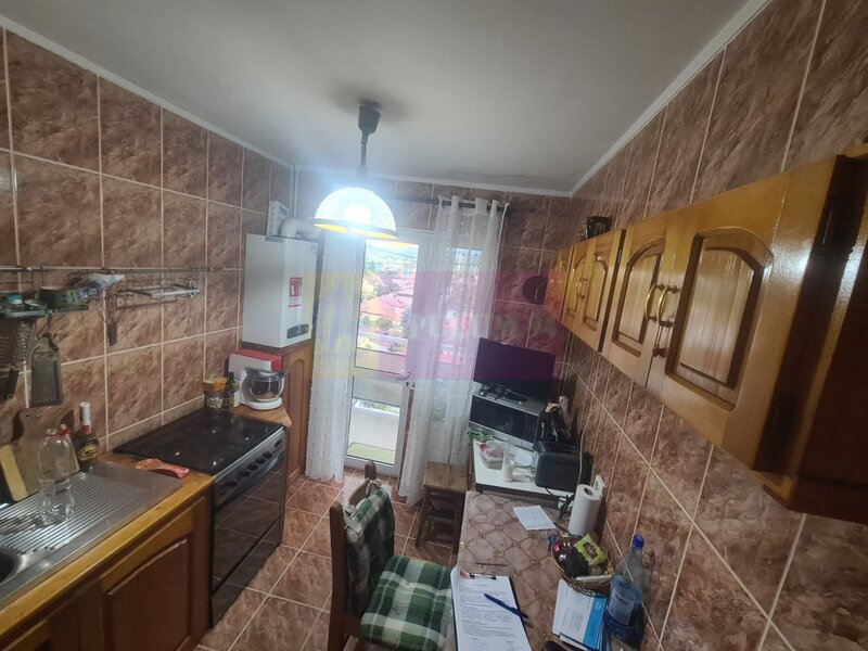 Apartament cu 3 camere de vanzare in Campina - Zona Cuza